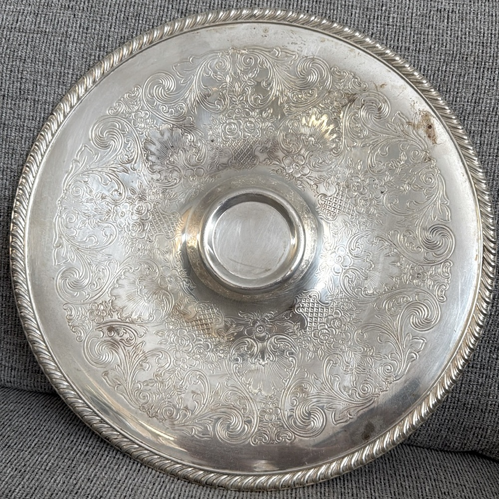 WM ROGERS 866 Antique Silverplate Round Platter